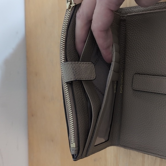 Michael Kors Double Zip Jet Set Wristlet Wallet - Picture 7 of 7